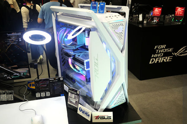 その存在感たるや！ TGS2024のASUSブースにある巨大なPCケース「Hyperion」のBTOPCは一度見てほしい！